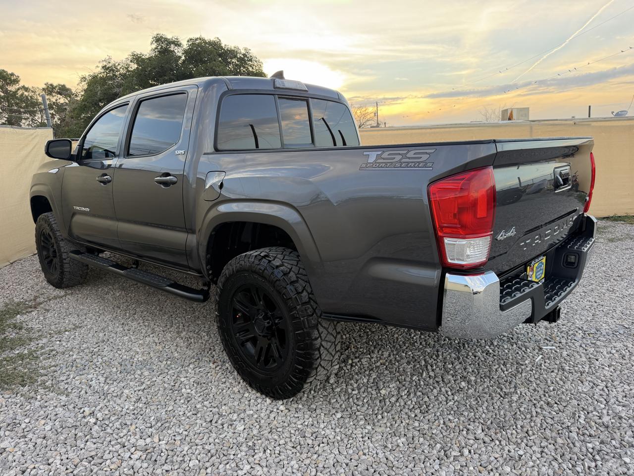 Toyota Tacoma  2016