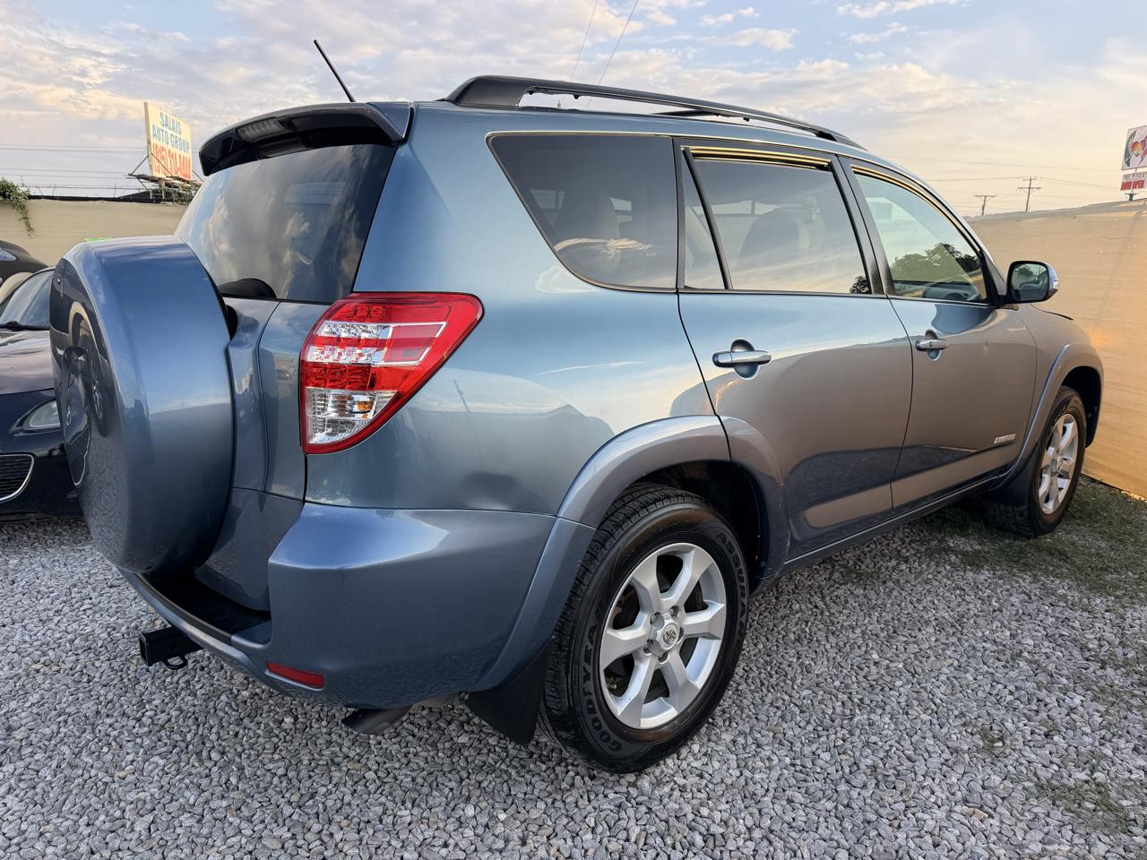 Toyota RAV4 Limited V6 2WD 2012