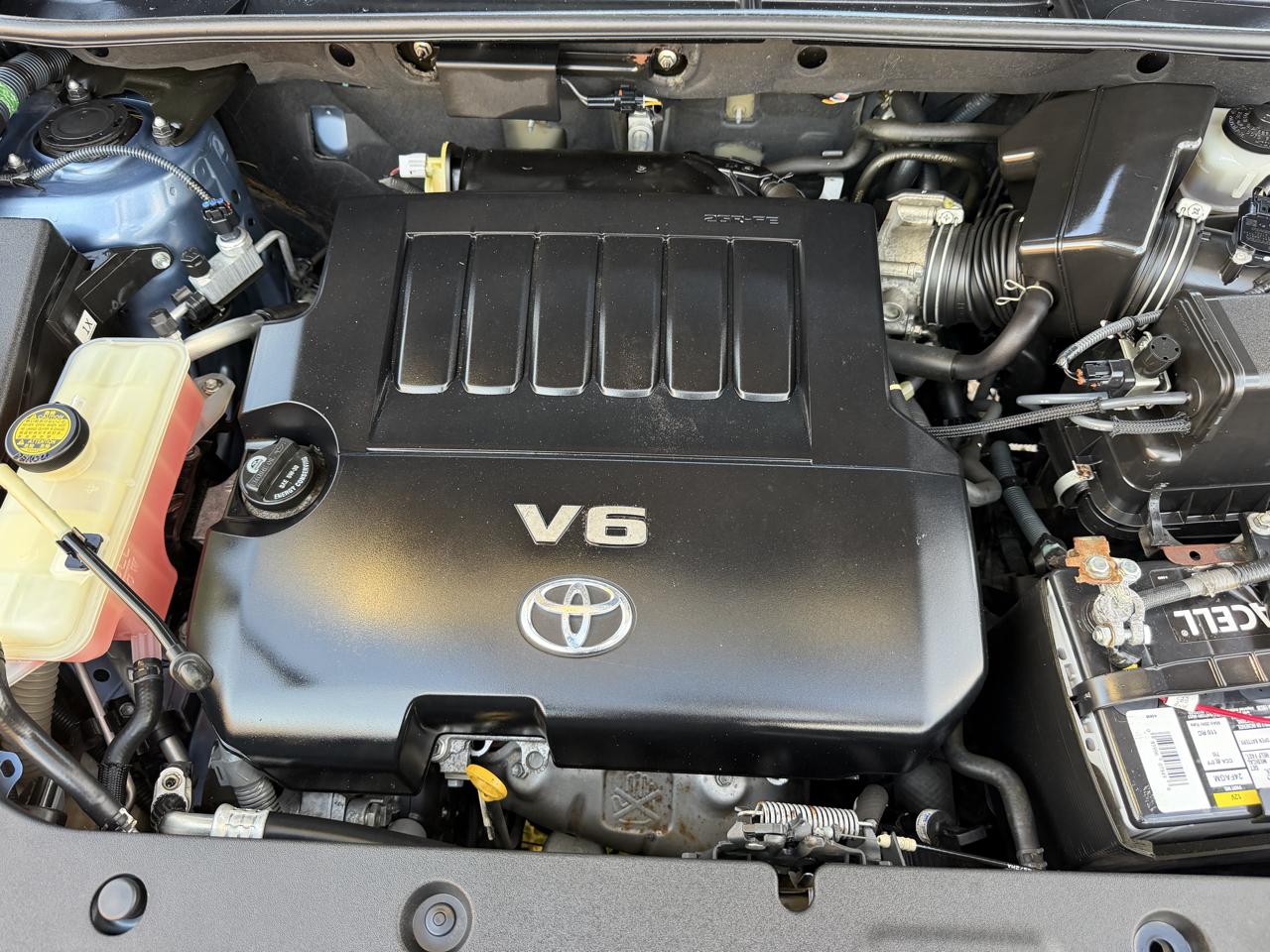 Toyota RAV4 Limited V6 2WD 2012