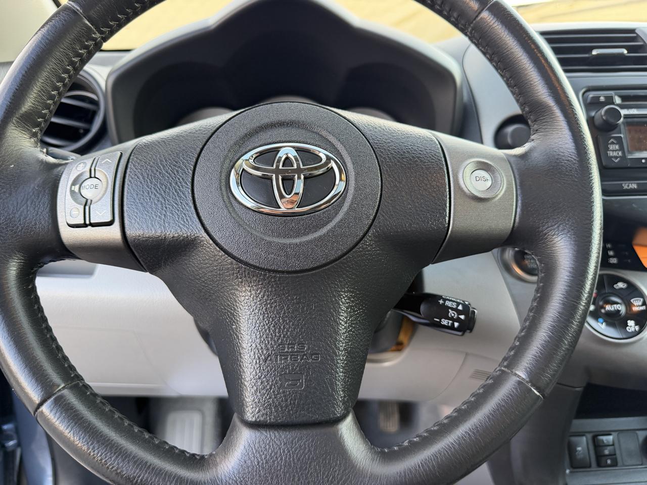 Toyota RAV4 Limited V6 2WD 2012