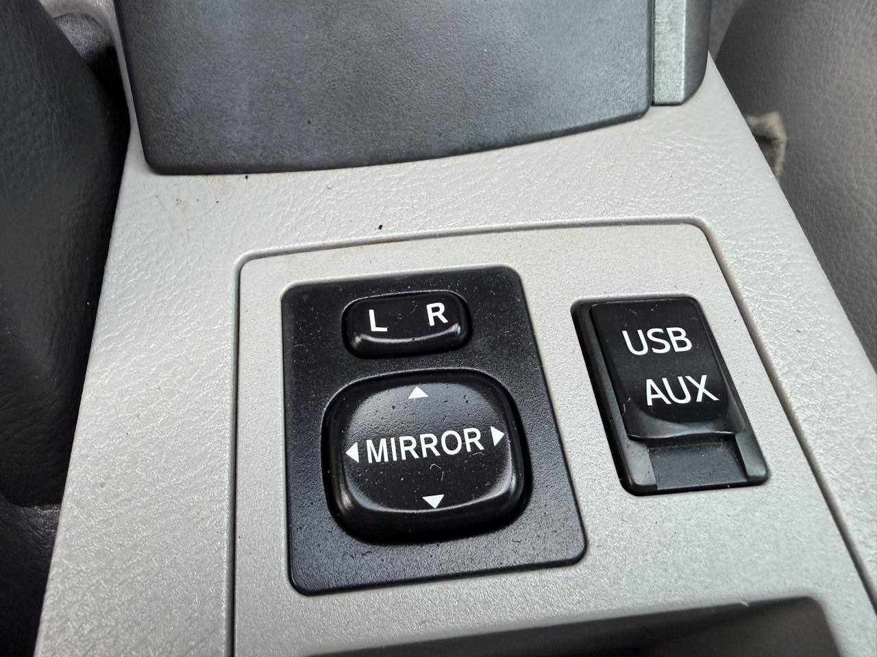 Toyota RAV4 Limited V6 2WD 2012