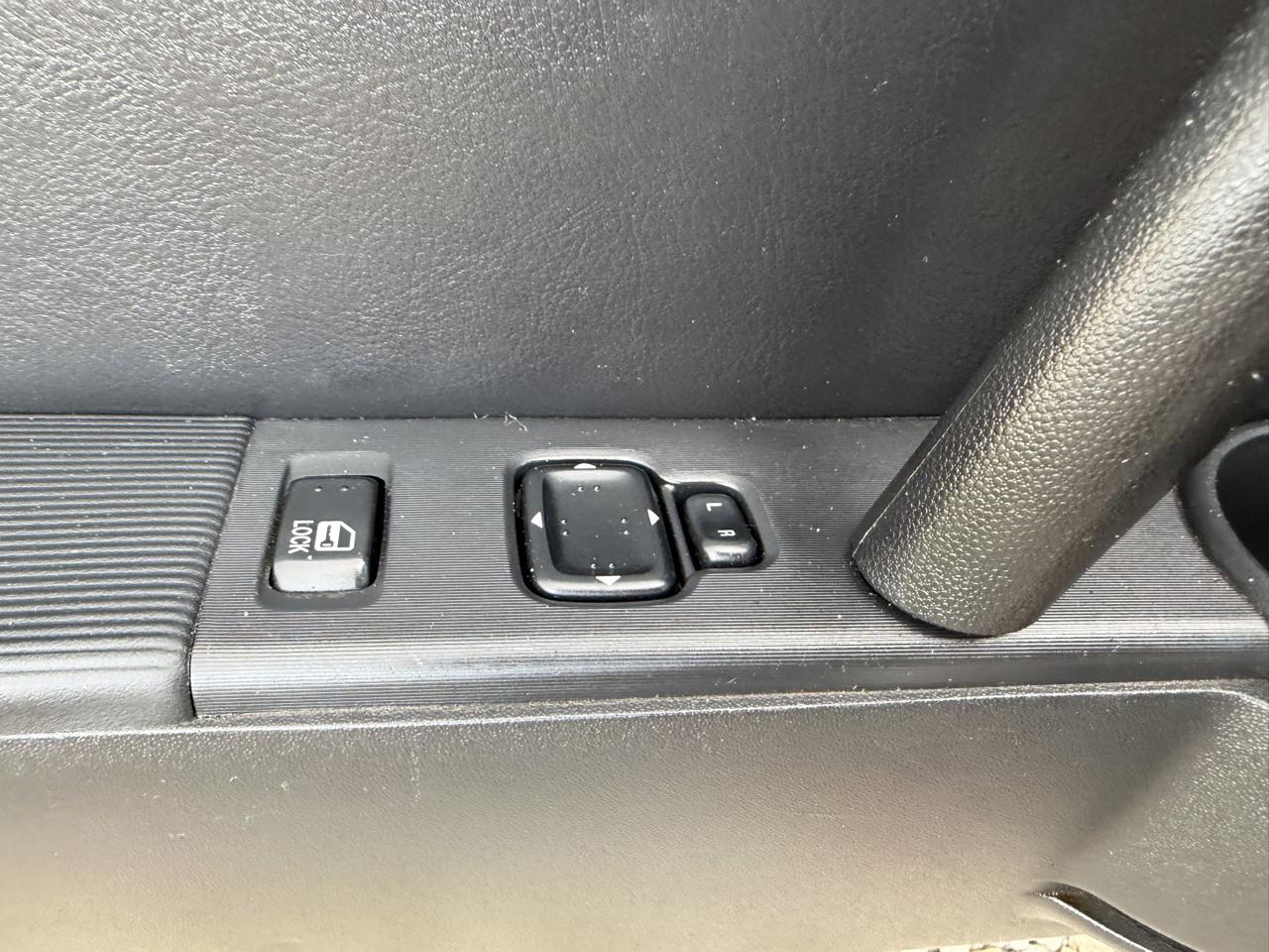 Mazda MX-5 Miata Touring Power Retractable Hardtop 2008