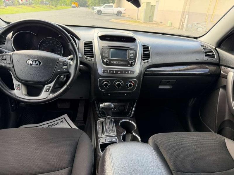 Kia Sorento LX 2WD 2014