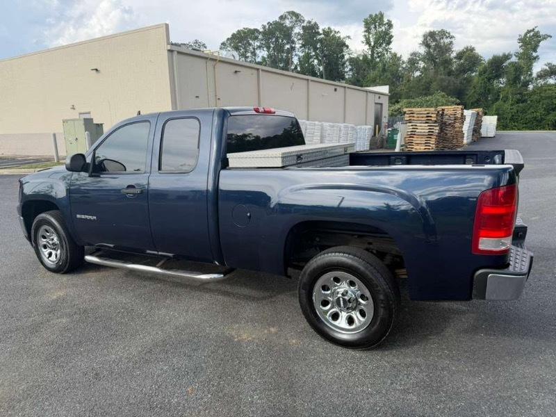GMC Sierra 1500 SL Ext. Cab 2WD 2011