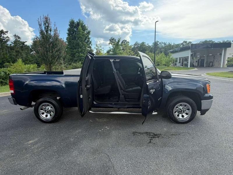 GMC Sierra 1500 SL Ext. Cab 2WD 2011