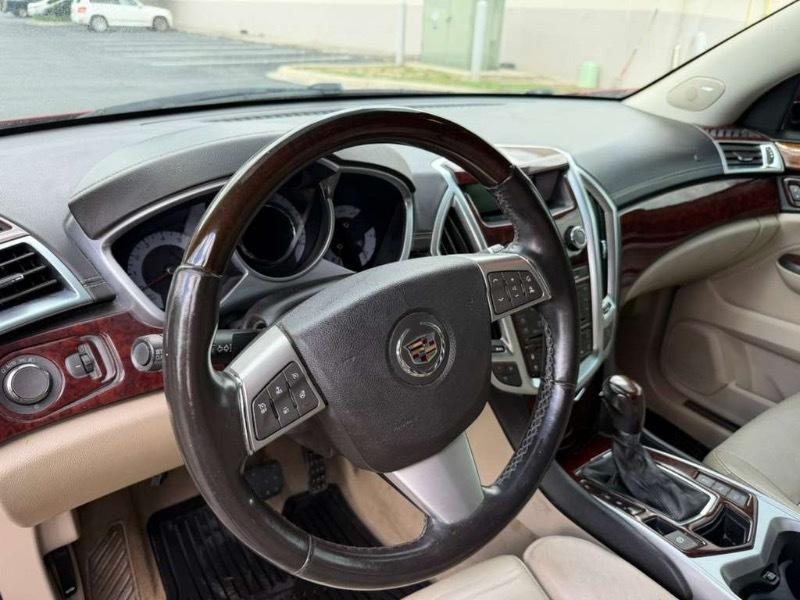 Cadillac SRX Luxury 2012