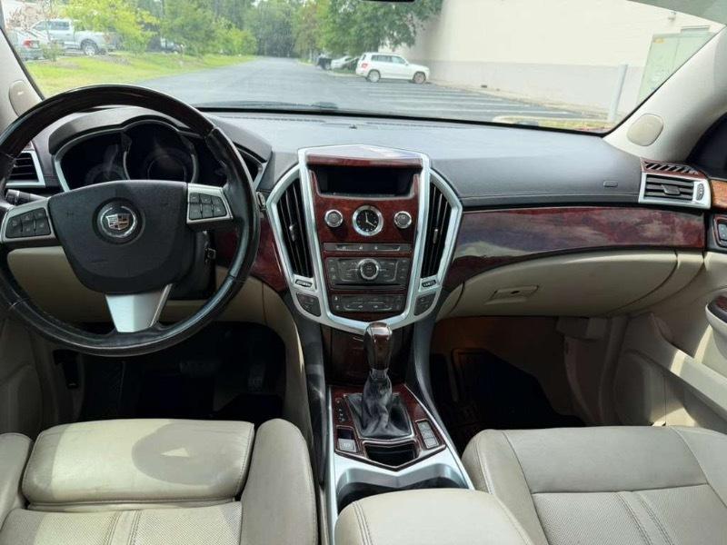 Cadillac SRX Luxury 2012