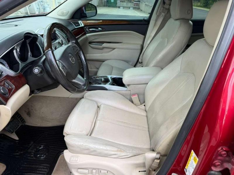 Cadillac SRX Luxury 2012