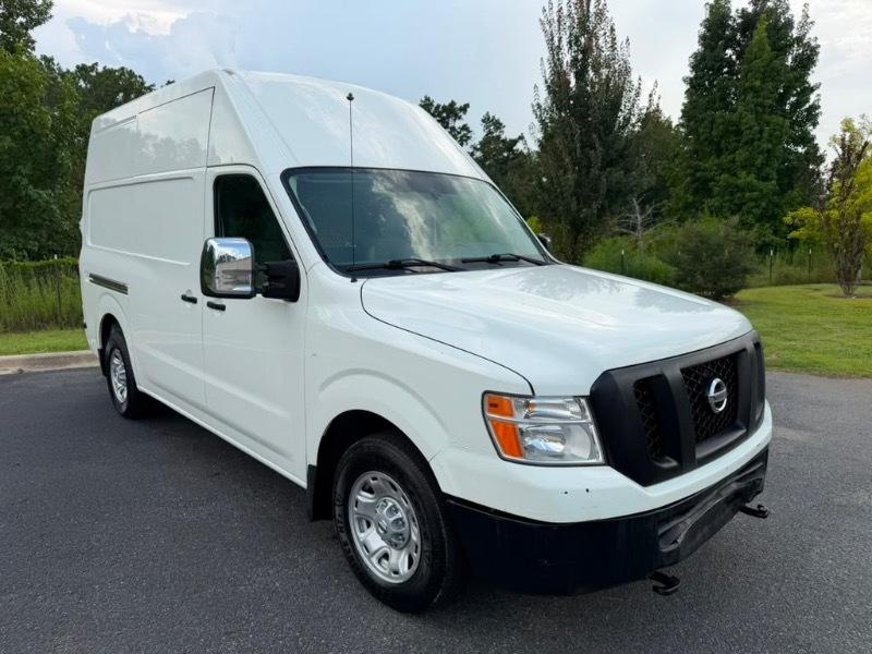 Nissan NV Cargo 2500 HD SV V8 High Roof 2021