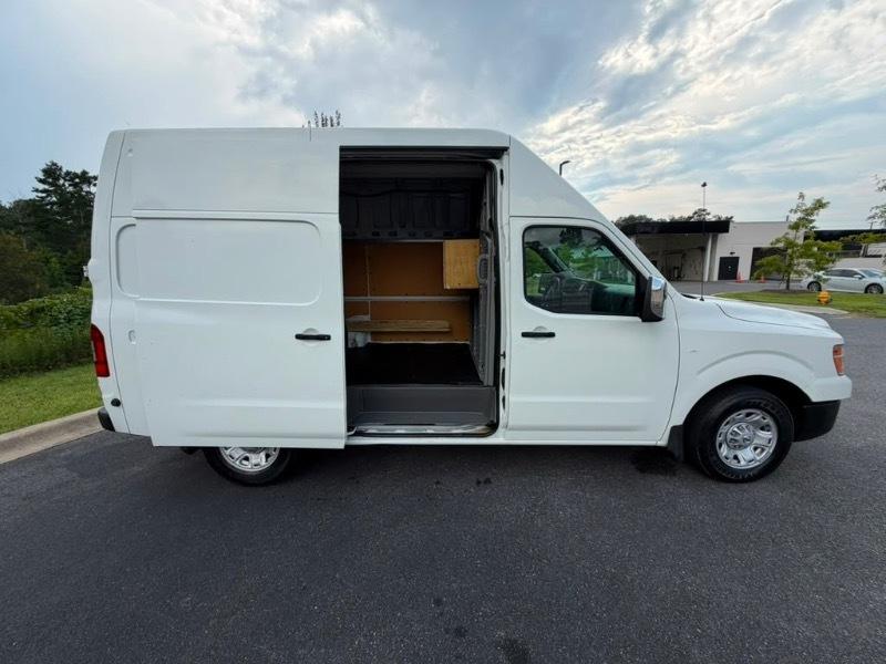 Nissan NV Cargo 2500 HD SV V8 High Roof 2021