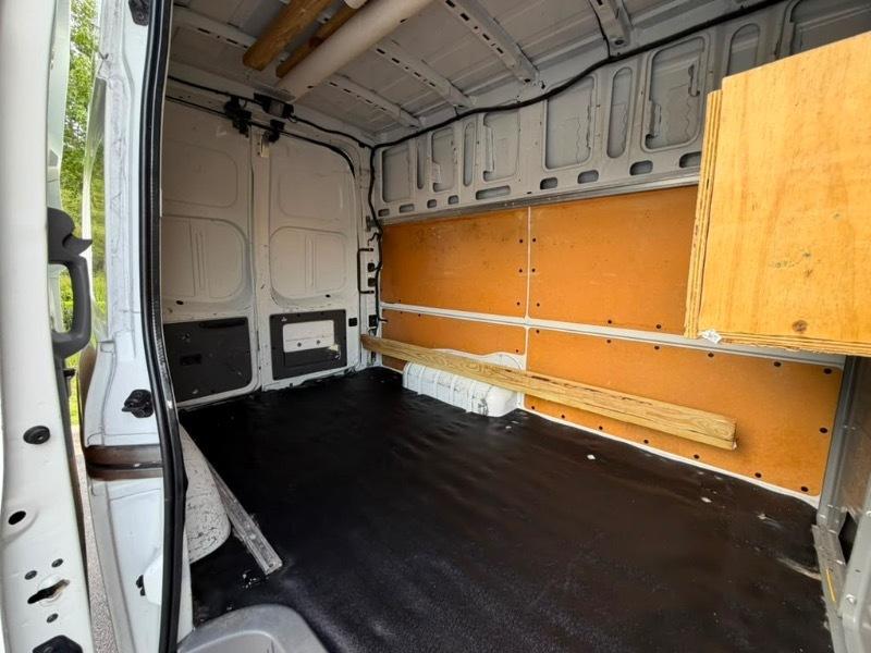 Nissan NV Cargo 2500 HD SV V8 High Roof 2021