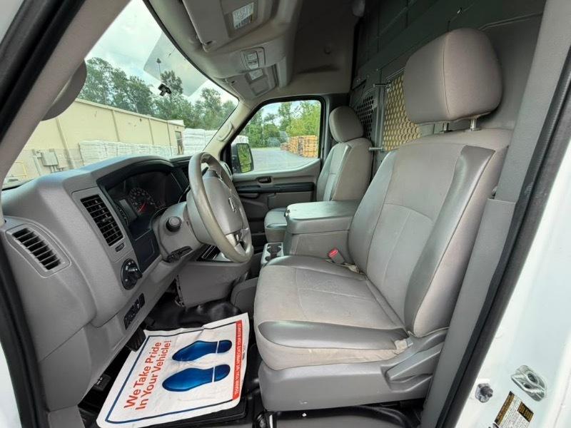 Nissan NV Cargo 2500 HD SV V8 High Roof 2021