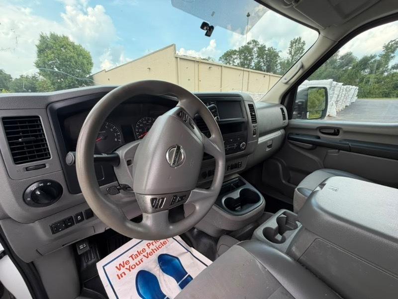 Nissan NV Cargo 2500 HD SV V8 High Roof 2021