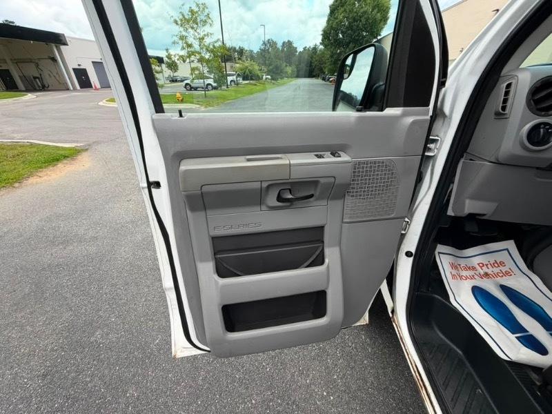 Ford Econoline E-250 2012