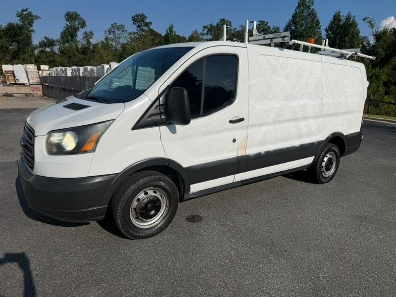 Ford Transit 250 Van Low Roof 60/40 Pass.130-in. WB 2015