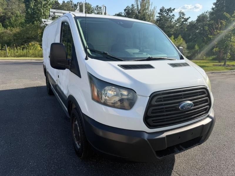 Ford Transit 250 Van Low Roof 60/40 Pass.130-in. WB 2015
