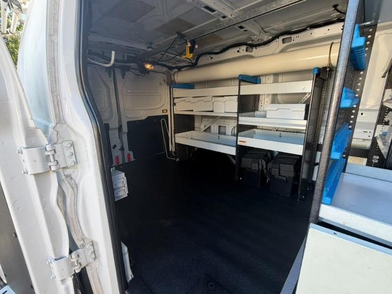 Ford Transit 250 Van Low Roof 60/40 Pass.130-in. WB 2015