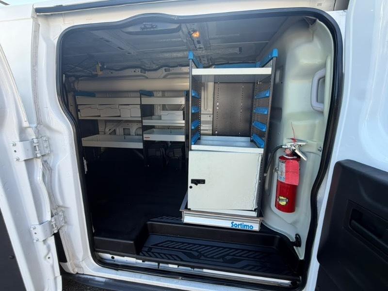 Ford Transit 250 Van Low Roof 60/40 Pass.130-in. WB 2015