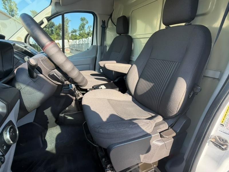 Ford Transit 250 Van Low Roof 60/40 Pass.130-in. WB 2015