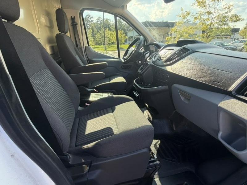 Ford Transit 250 Van Low Roof 60/40 Pass.130-in. WB 2015