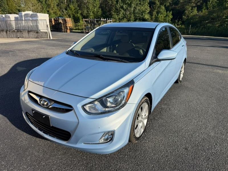 Hyundai Accent GLS 4-Door 2012