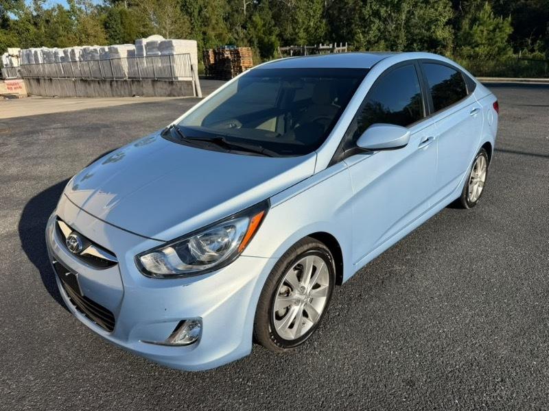 Hyundai Accent GLS 4-Door 2012