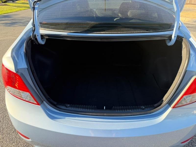 Hyundai Accent GLS 4-Door 2012