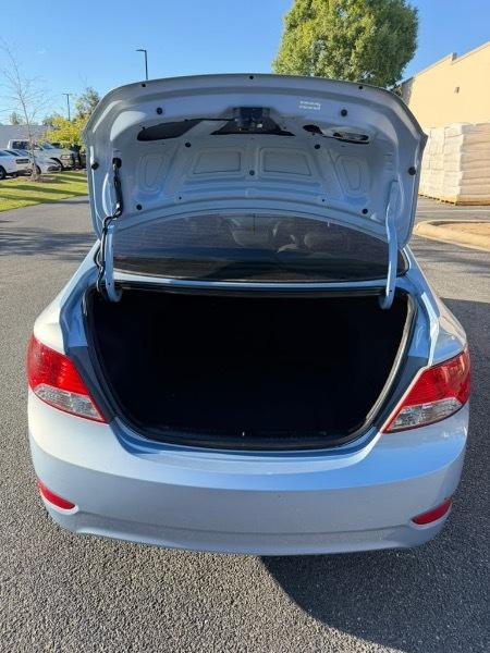 Hyundai Accent GLS 4-Door 2012