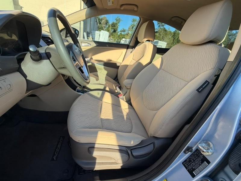 Hyundai Accent GLS 4-Door 2012