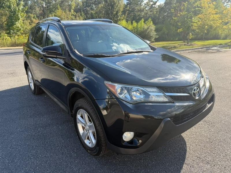 Toyota RAV4 XLE FWD 2014