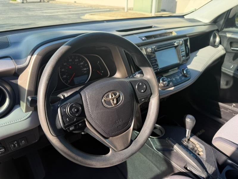 Toyota RAV4 XLE FWD 2014