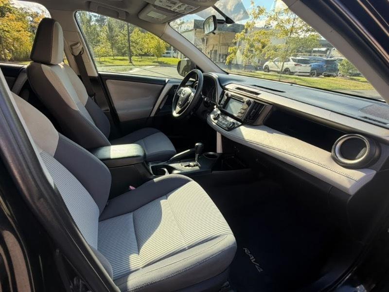 Toyota RAV4 XLE FWD 2014