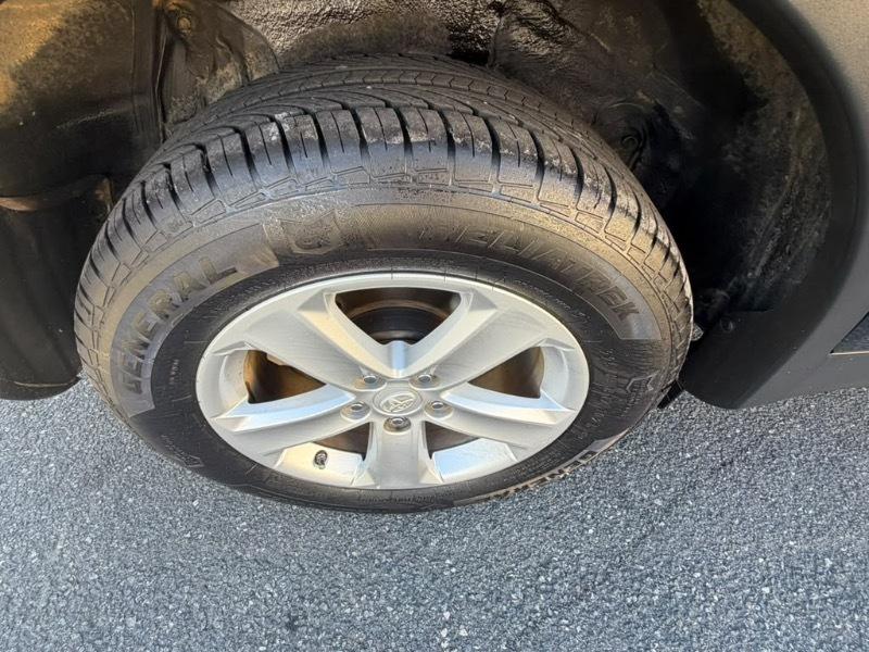 Toyota RAV4 XLE FWD 2014