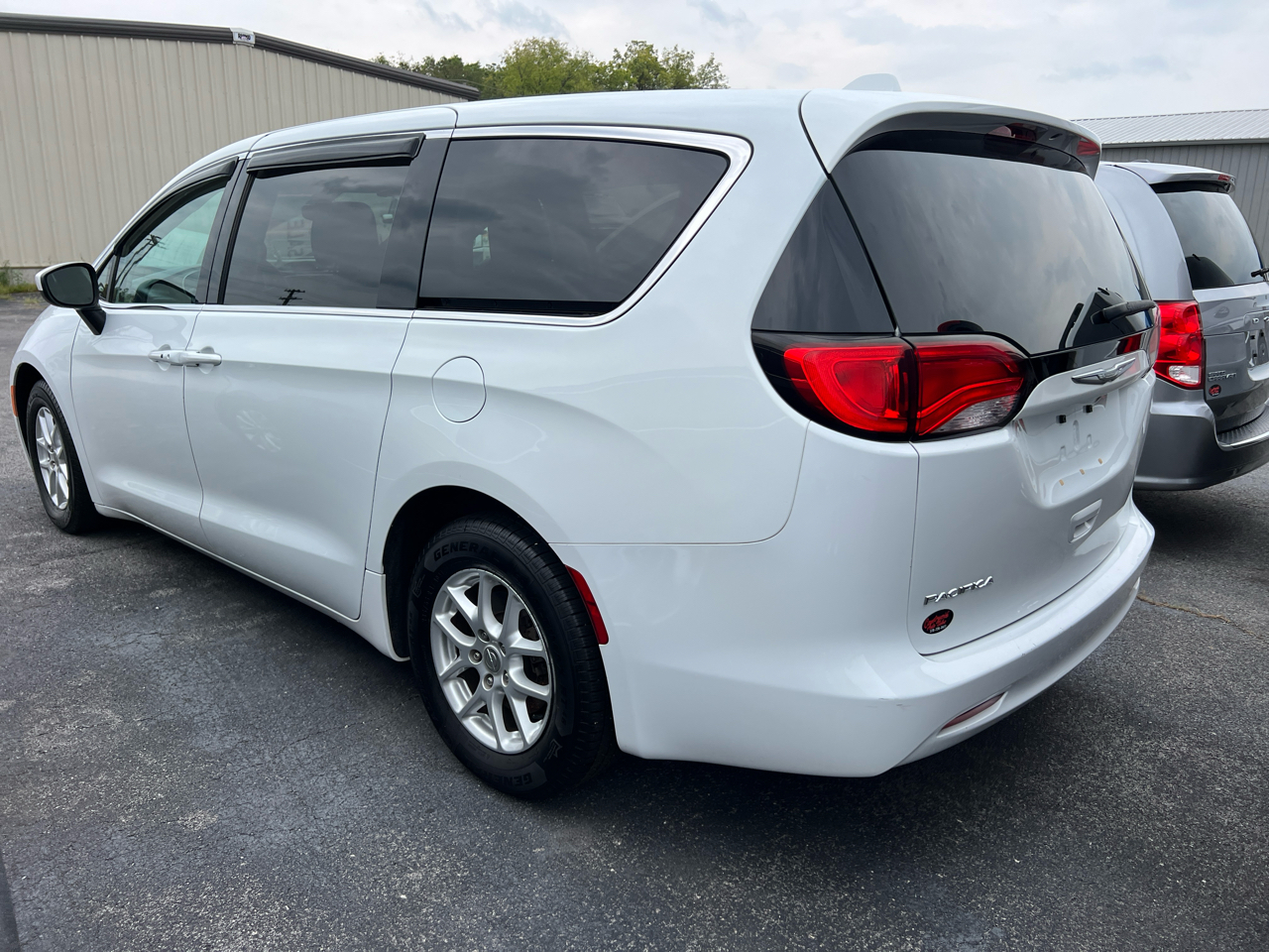 Chrysler Pacifica  2017