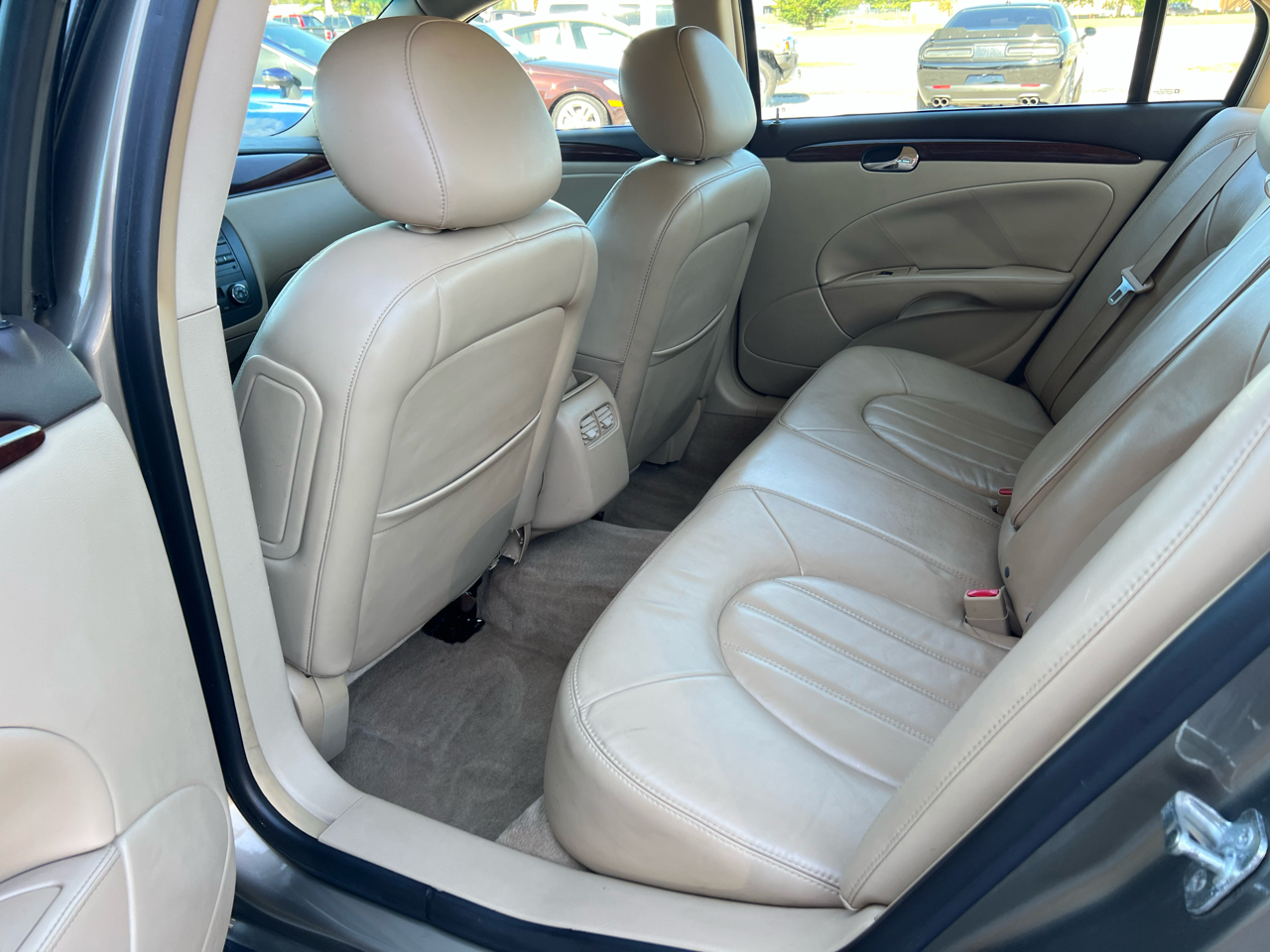 Buick Lucerne  2011