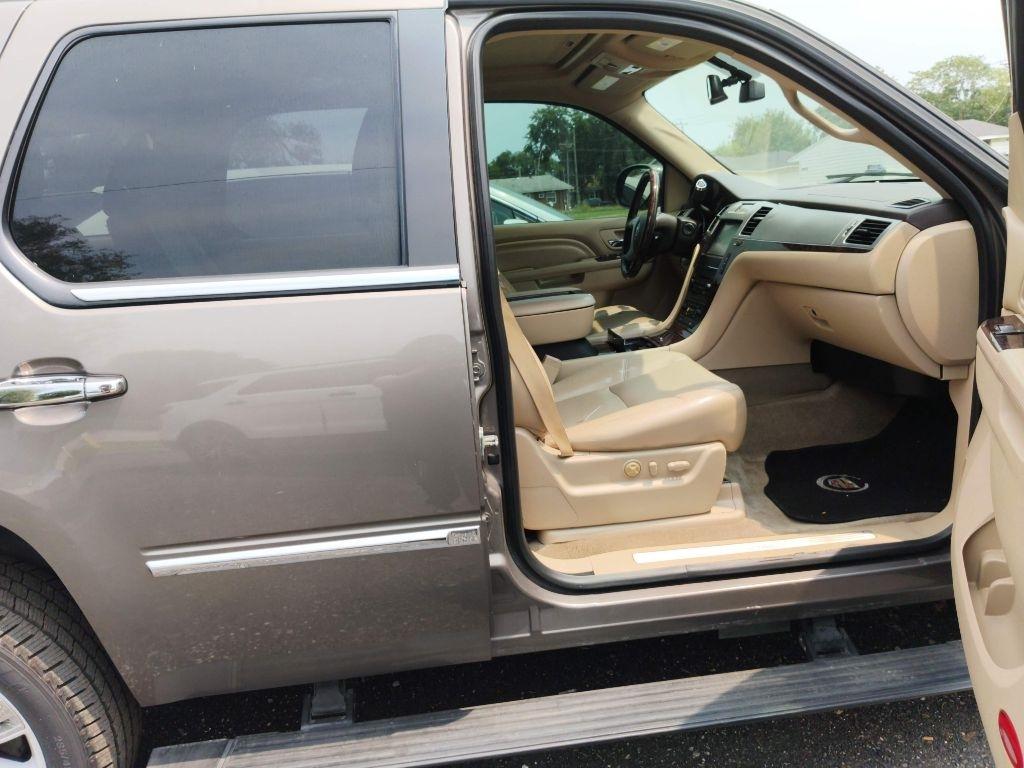 2016 Cadillac Escalade LUXURY COLLECTION