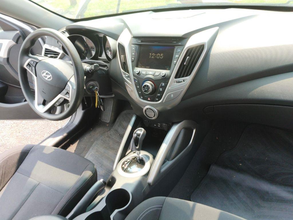 2016 Hyundai Veloster BASE
