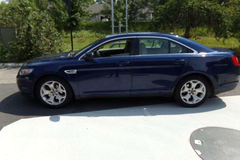 Ford Taurus  2012