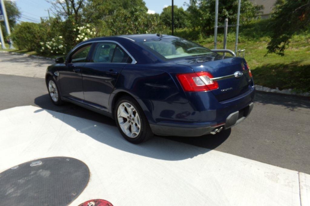 Ford Taurus  2012