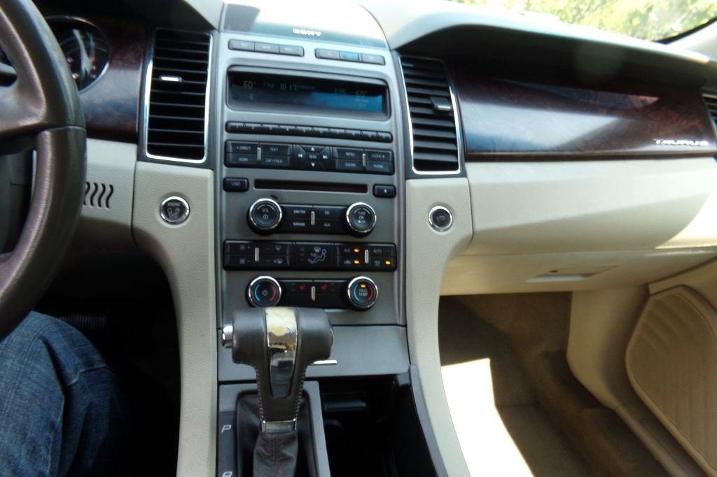 Ford Taurus  2012