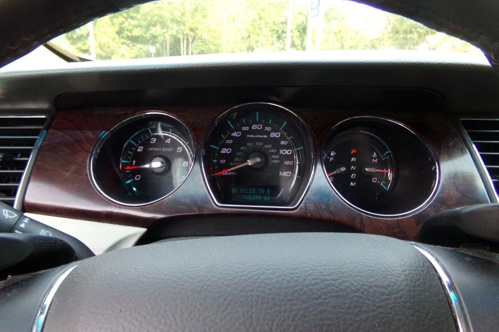 Ford Taurus  2012