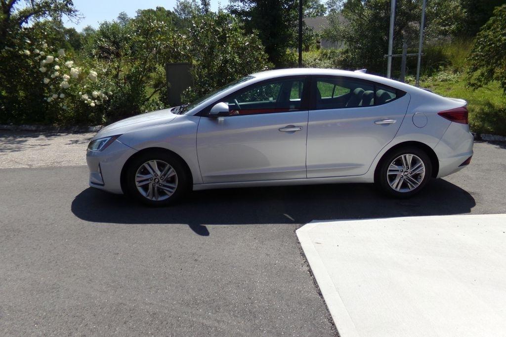 Hyundai Elantra  2019