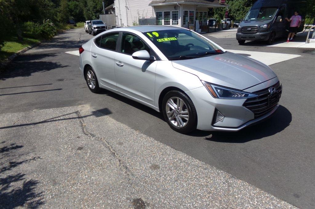 Hyundai Elantra  2019