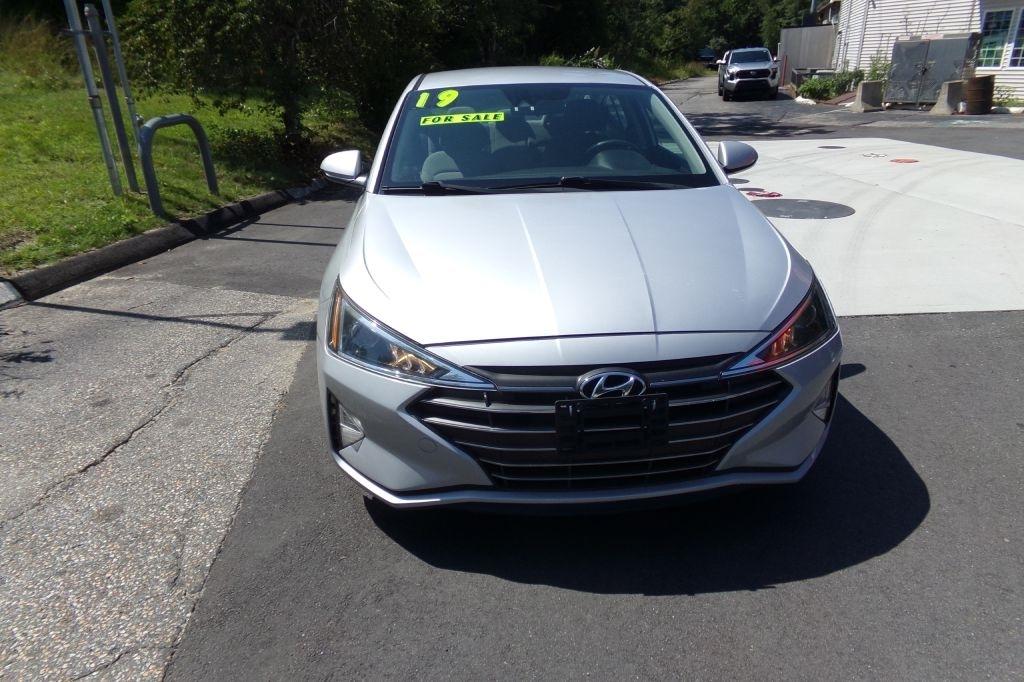 Hyundai Elantra  2019