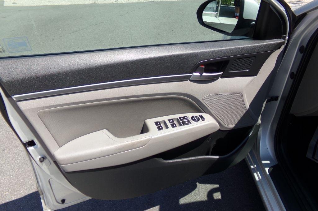 Hyundai Elantra  2019