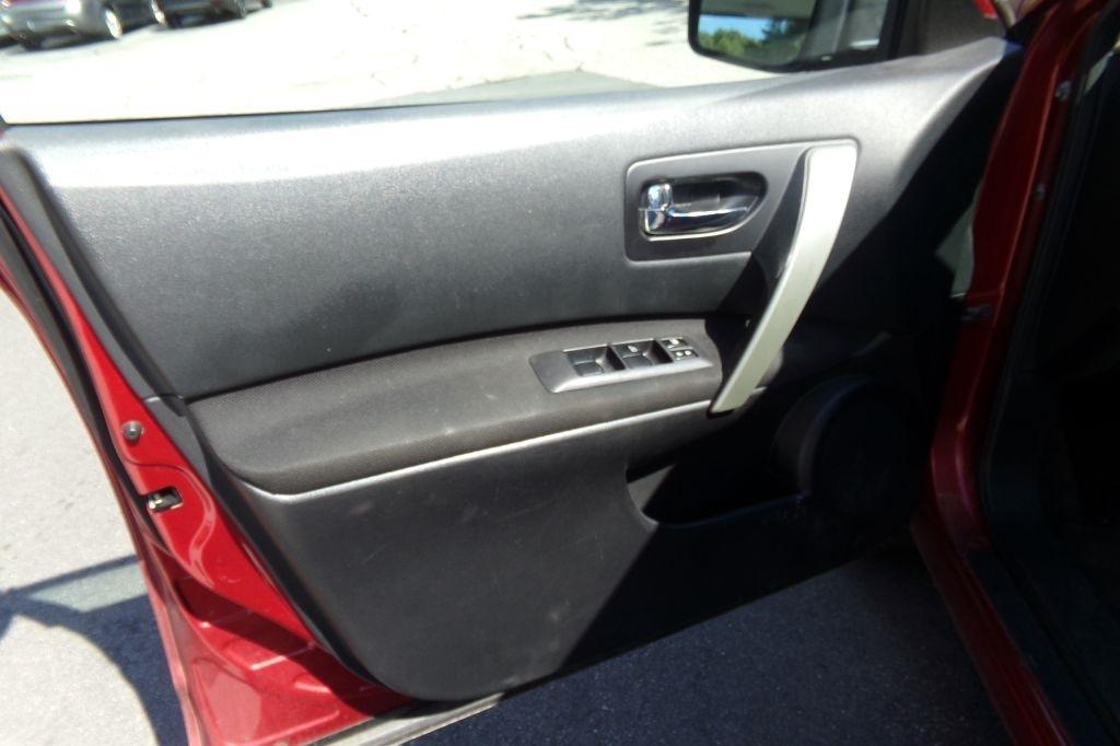 Nissan Rogue  2013