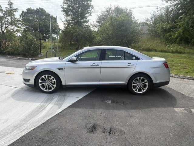 Ford Taurus  2013