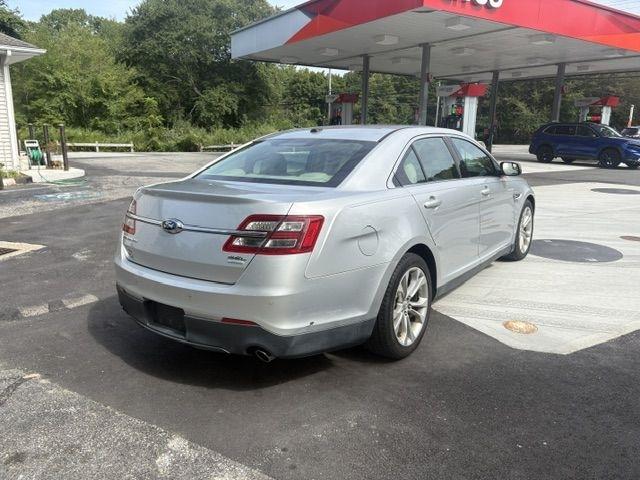 Ford Taurus  2013