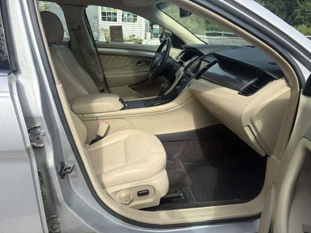 Ford Taurus  2013