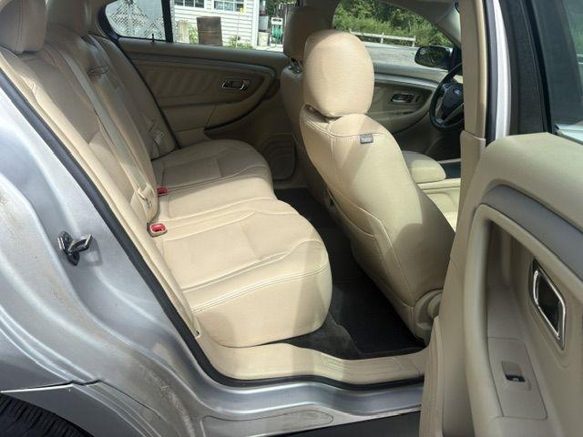 Ford Taurus  2013